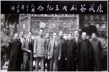 清风徐来，何不饮一盅大理沱茶？