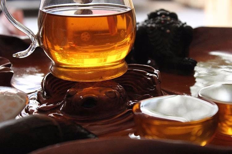 清风徐来，何不饮一盅大理沱茶？