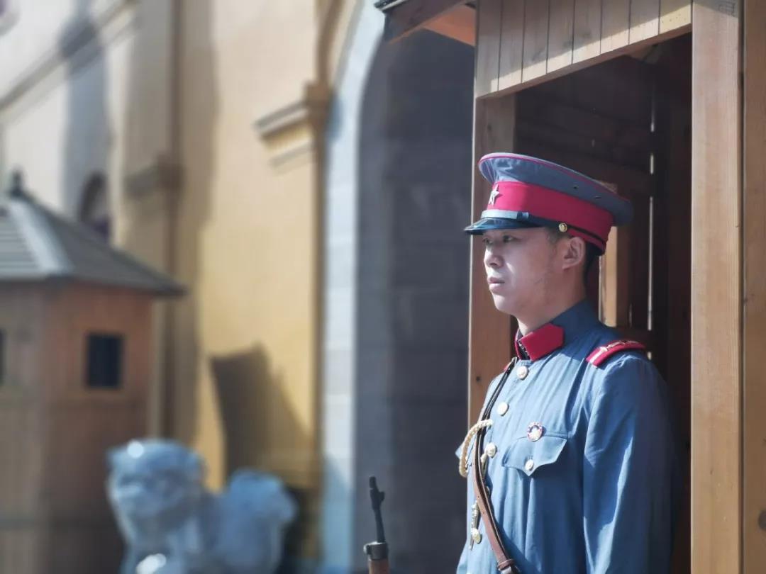 讲武堂站岗