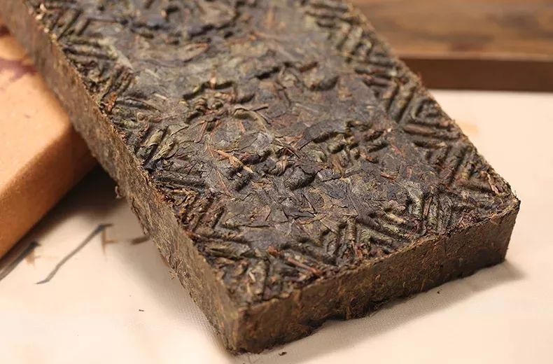 什么是紧压茶？压成大饼会更好喝吗？
