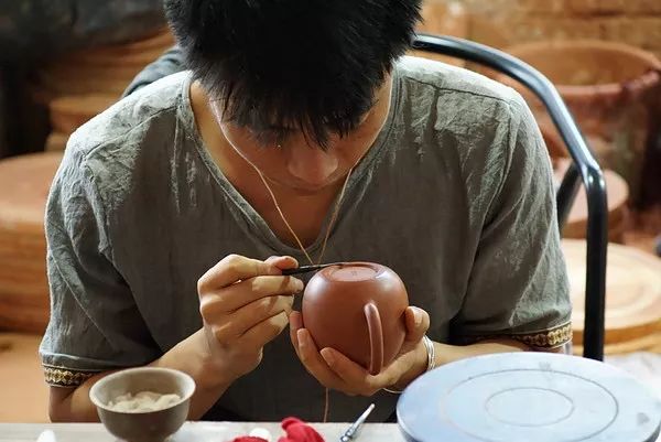 伴普洱茶走过悠悠岁月的，是这种茶具