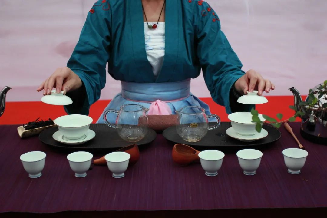 茶艺不只是泡茶5分钟带你读懂茶艺表演