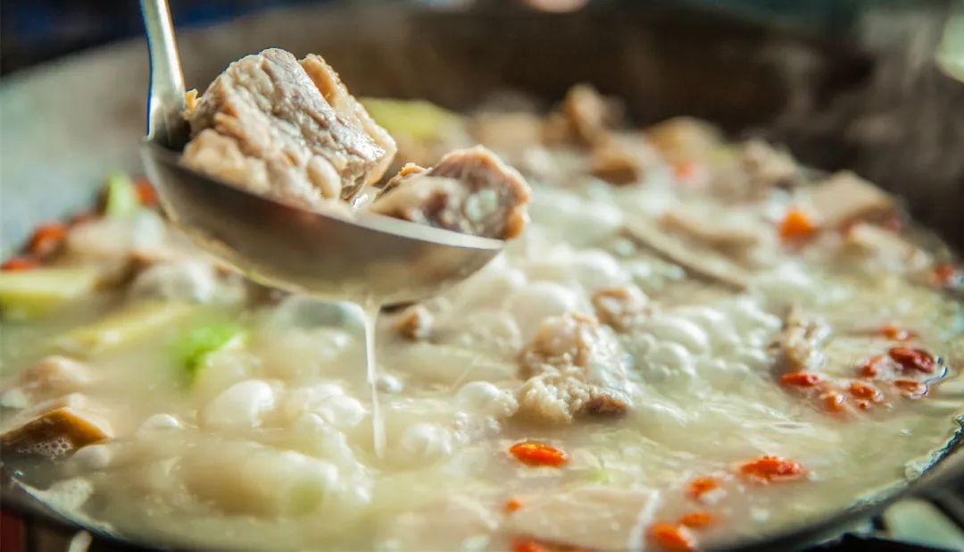 丽江腊排骨火锅