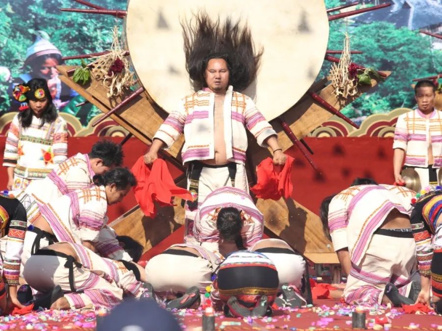 基诺族大鼓舞