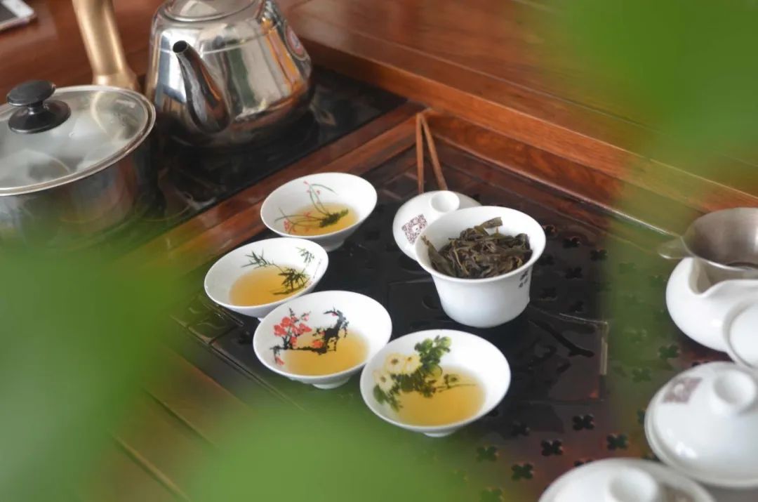 一壶清茶，才是中餐的最好搭档