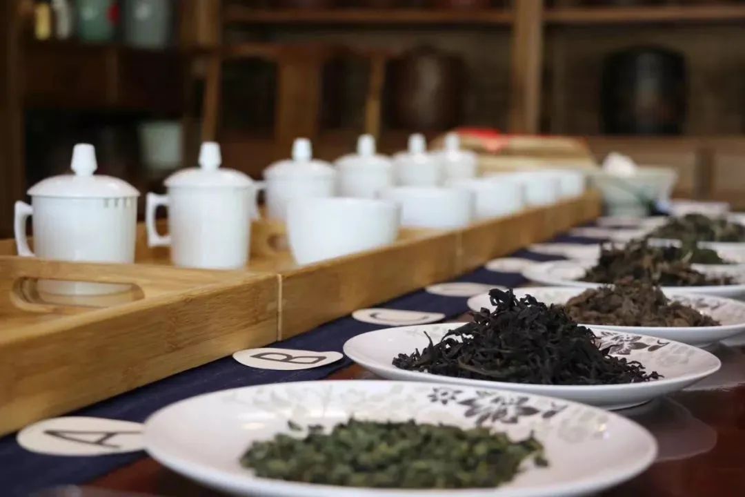 一壶清茶，才是中餐的最好搭档