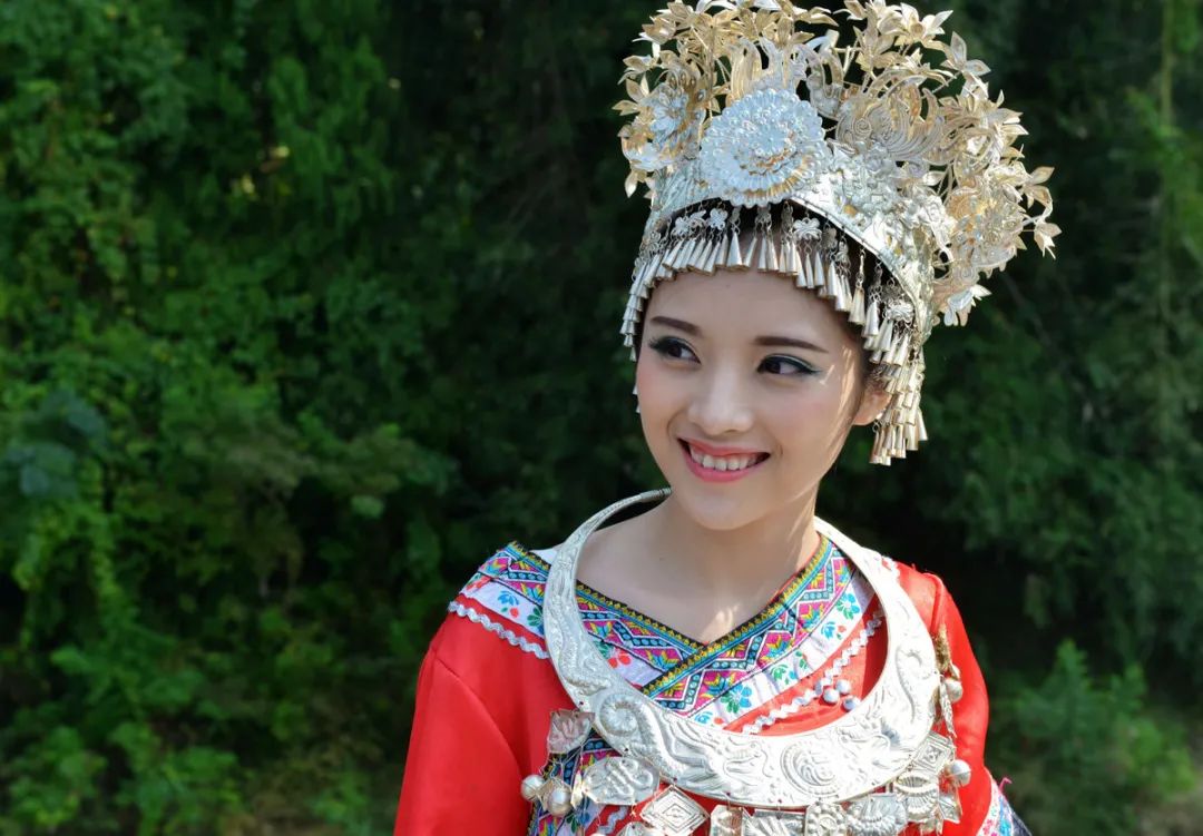 苗族少女
