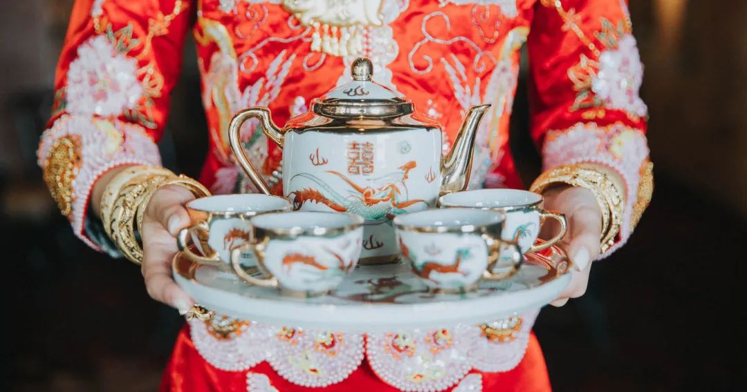 中国人的婚礼中，不能少了茶