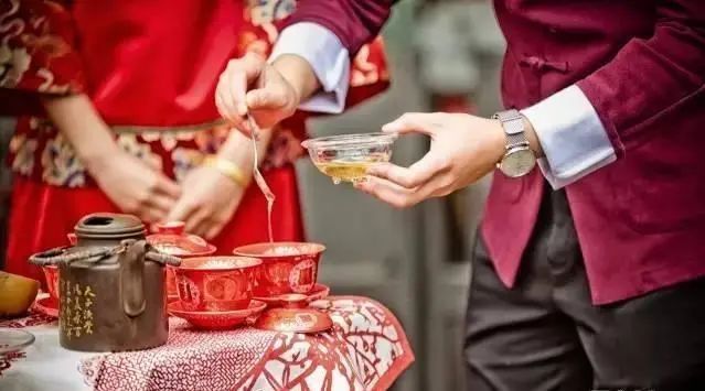 中国人的婚礼中，不能少了茶