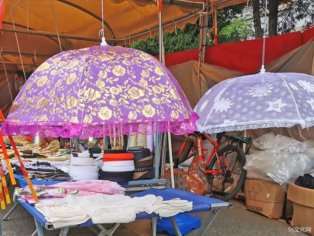 花花绿绿的商品