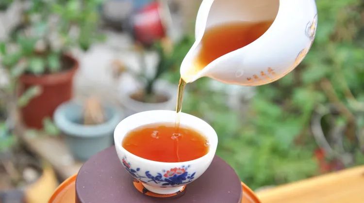 代表了中国半壁江山的大红袍，原来不是红茶！