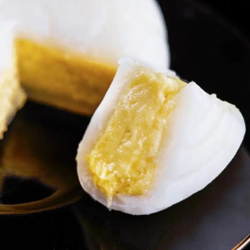 奇葩月饼如果你喜欢吃榴莲，那么千万不要错过榴莲月饼