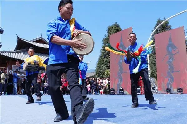 这个民族太乐观，跳舞都叫“跳欢乐”