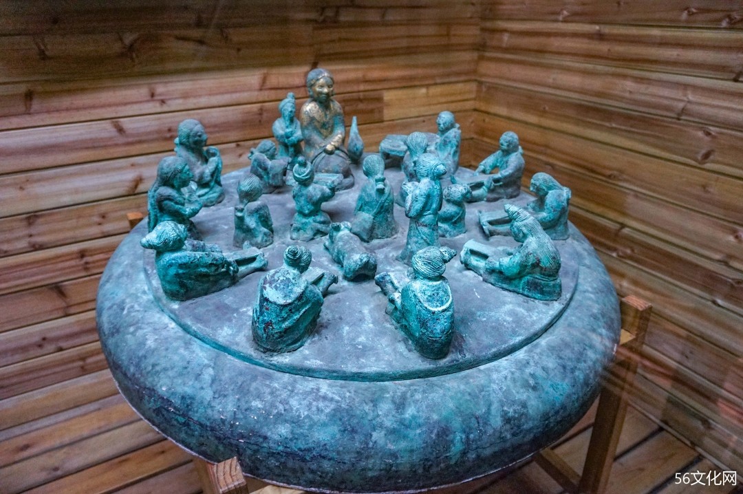 纺织场景贮贝器