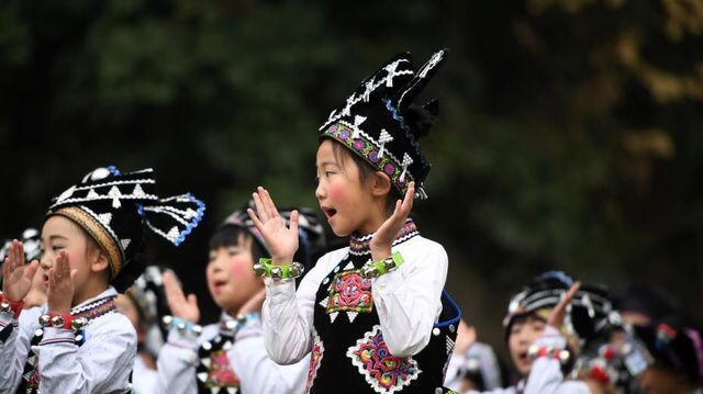 壮族女孩
