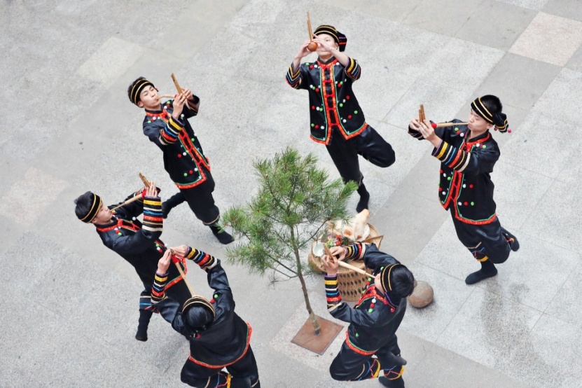 拉祜族葫芦笙舞.jpg