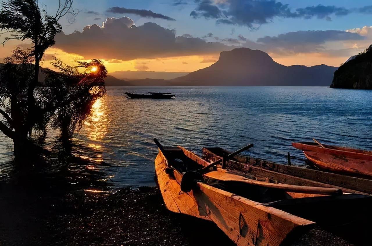 泸沽湖