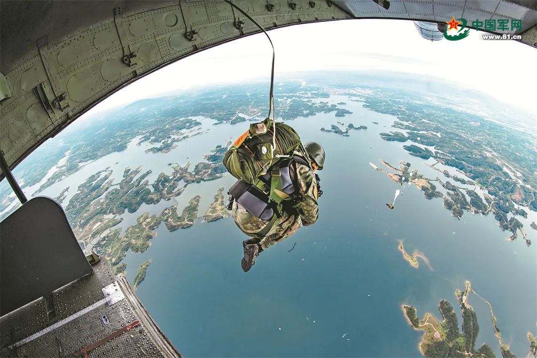1666079570157097669.jpg ef5cc40d8fcac752241de8a0f354e59b.jpg