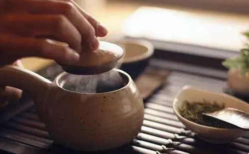 后起之秀昌宁红茶，为什么可以征服世界？