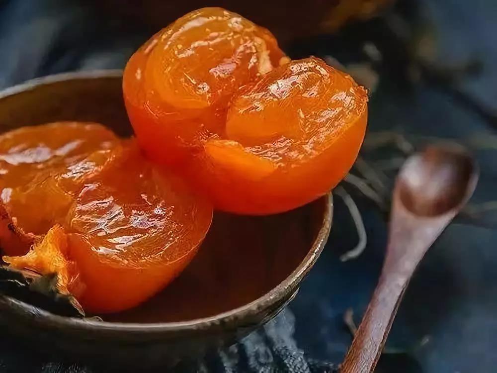 成熟柿子