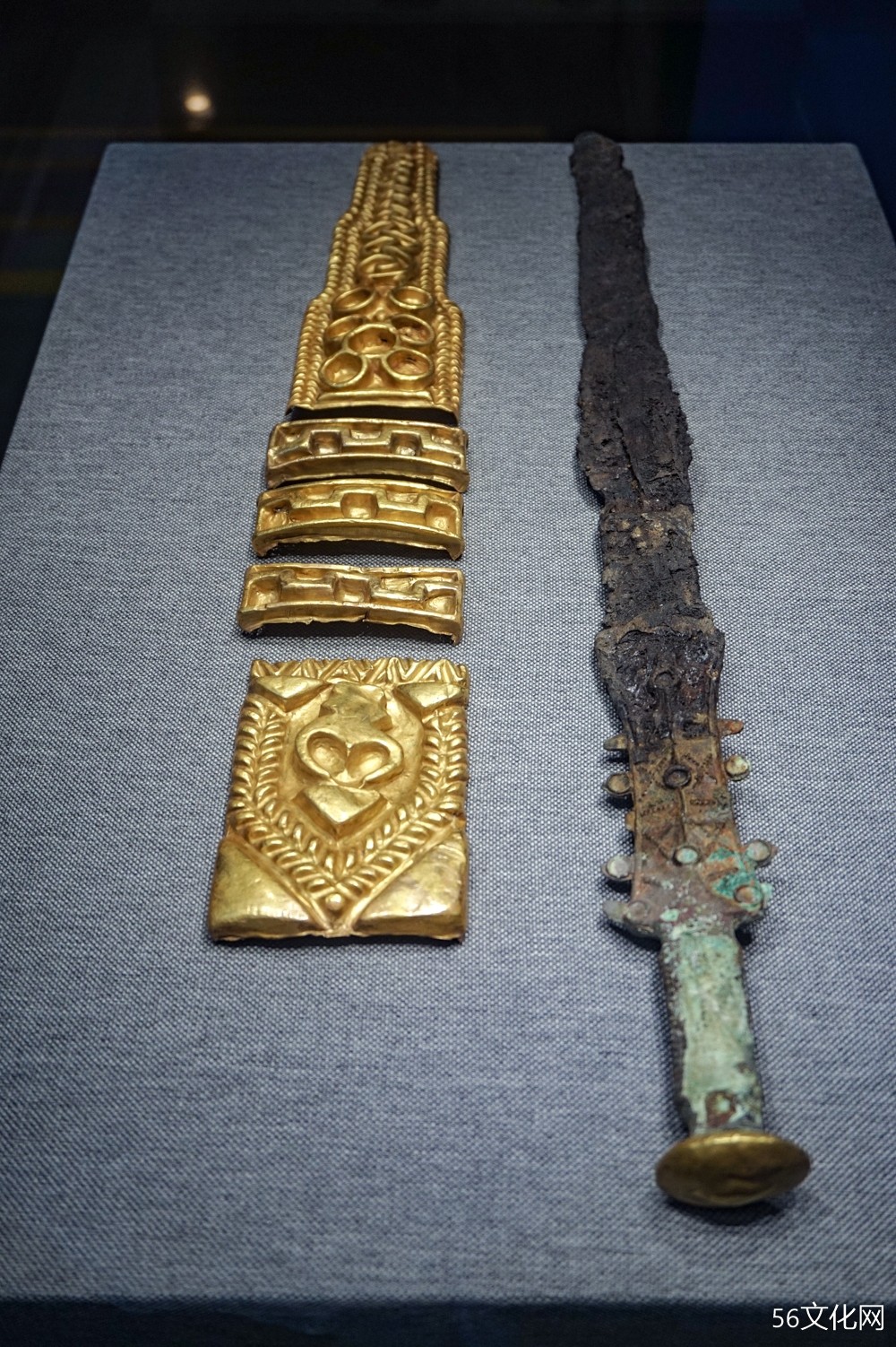 青铜剑及剑鞘